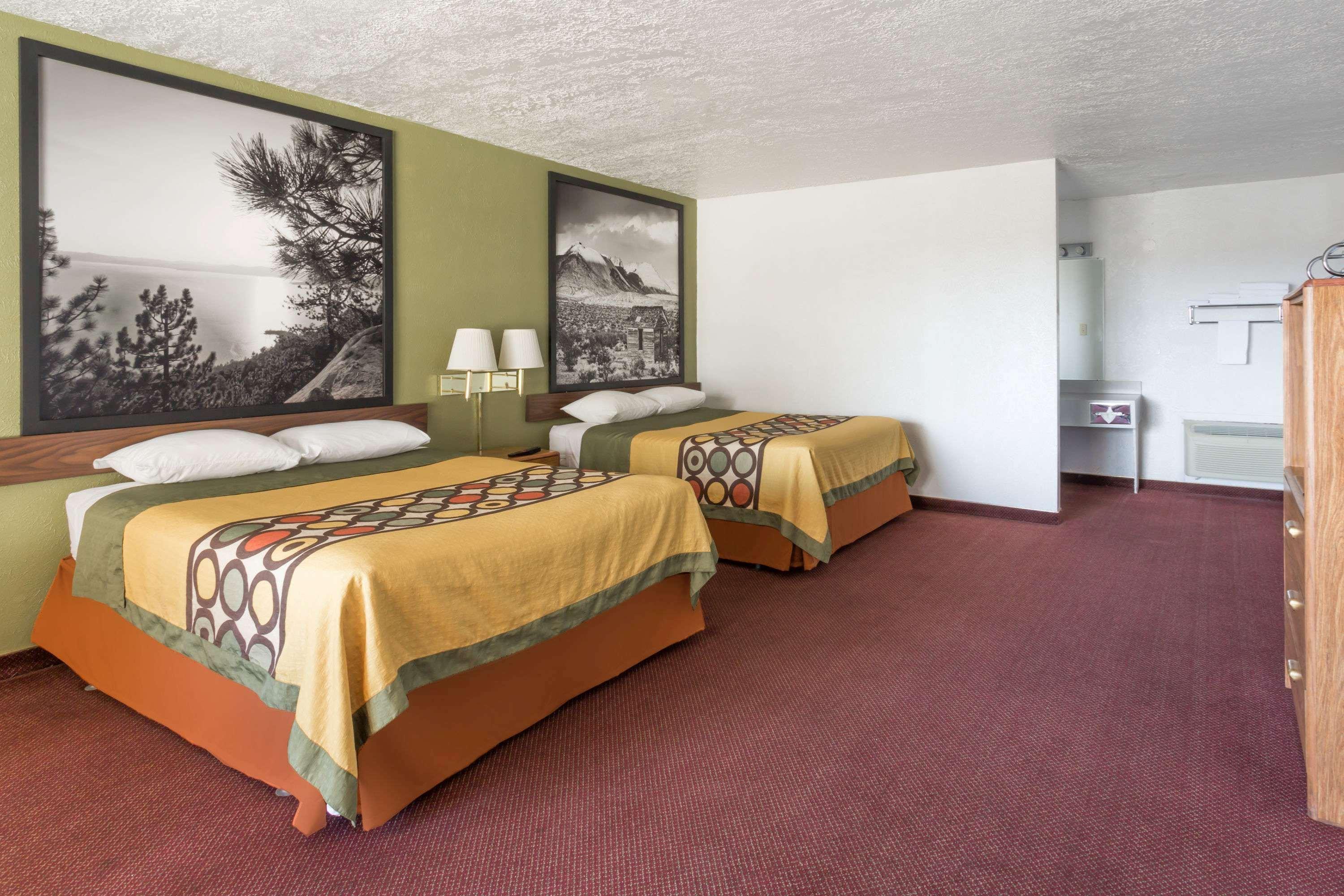Super 8 By Wyndham Wells Hotel Luaran gambar
