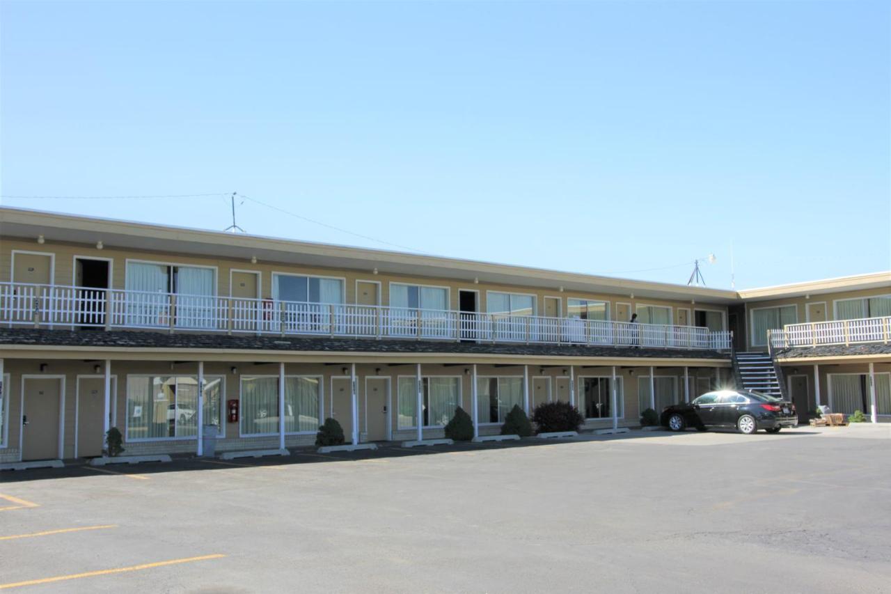 Super 8 By Wyndham Wells Hotel Luaran gambar