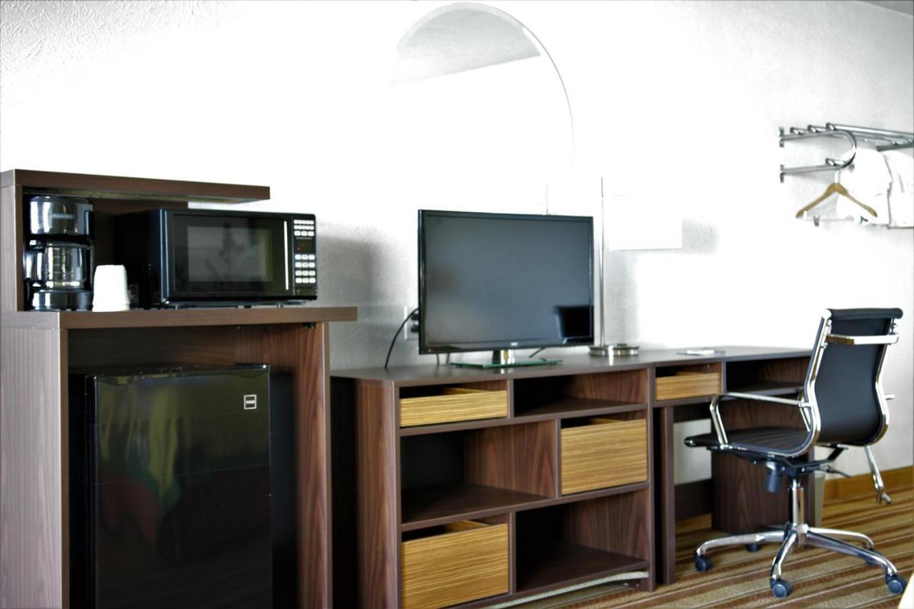 Super 8 By Wyndham Wells Hotel Luaran gambar