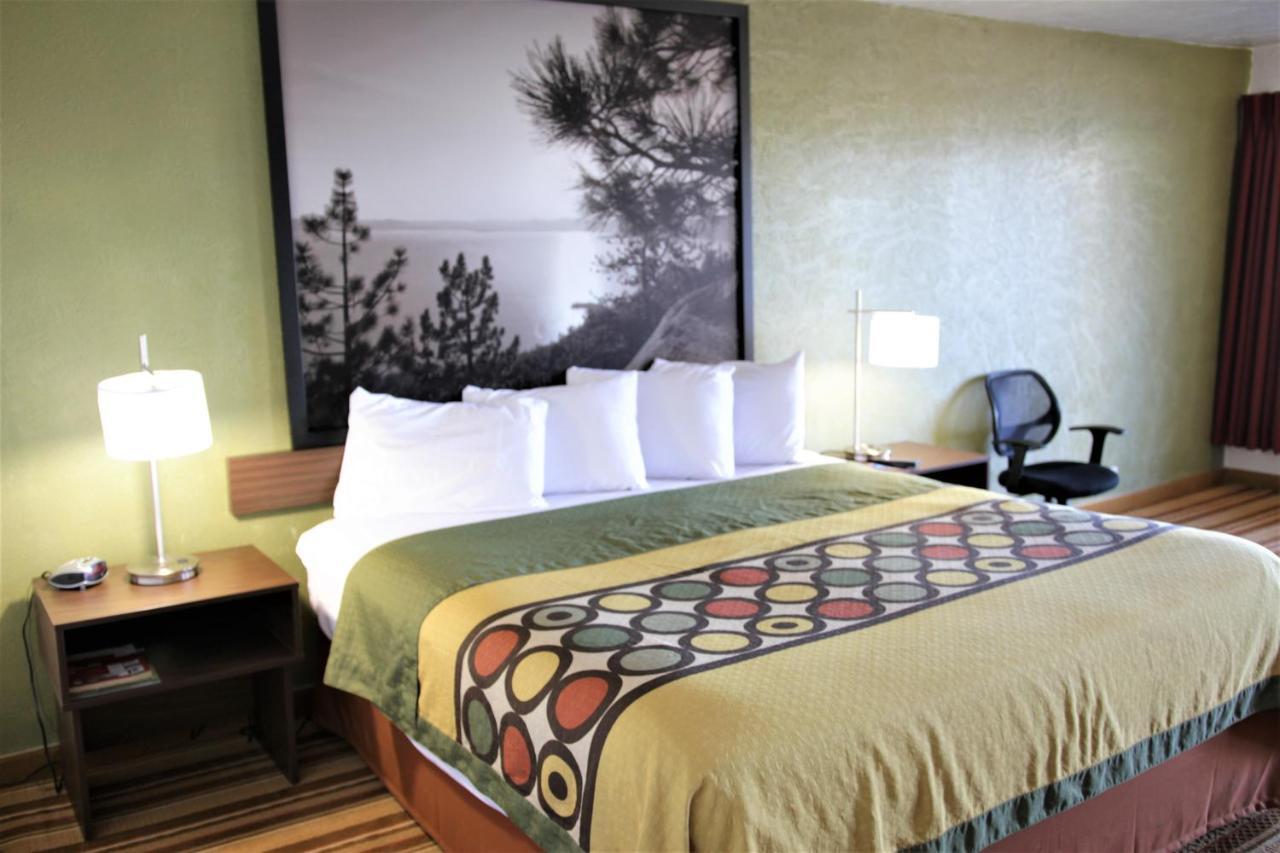 Super 8 By Wyndham Wells Hotel Luaran gambar